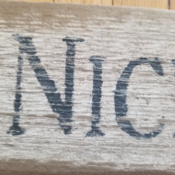 'Be Nice or Leave' Wooden Wall Decor sign - Picture 3 of 5